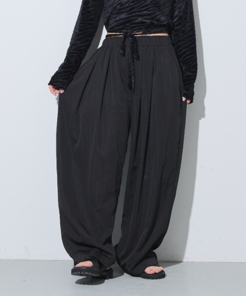 Solace（ソレイス）の「コクーンイージーパンツ（その他パンツ・レディース・ブラック/ホワイト・FREE）」の4枚目の写真