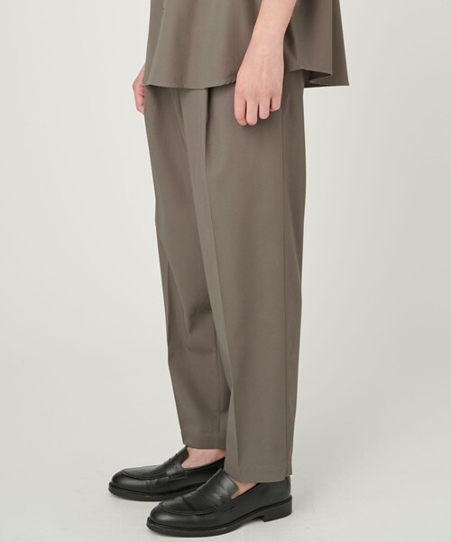 UNITED TOKYO(ユナイテッドトウキョウ)の「60/2 SUPIMA COTTON CHINO PANTS(その他パンツ・メンズ・ベージュ/ダークグレー/ネイビー・1/2)」の2枚目の写真