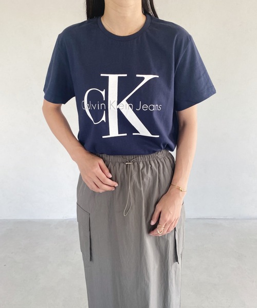 Calvin Klein(カルバン・クライン)の「【Calvin Klein / カルバンクライン】 CORE MONOLOGO JEANS TEE ロゴ 半袖 Tシャツ(Tシャツ/カットソー・レディース・ホワイト/グレー/ネイビー/ブラック・S/M/L/XL)」の22枚目の写真