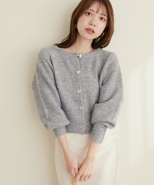 natural couture（ナチュラルクチュール）の「ハート釦クルーネックカーディガン（カーディガン/ボレロ・レディース・アイボリー/グレー/ピンク/ブラック/ブルー/ベージュ・FREE）」の16枚目の写真