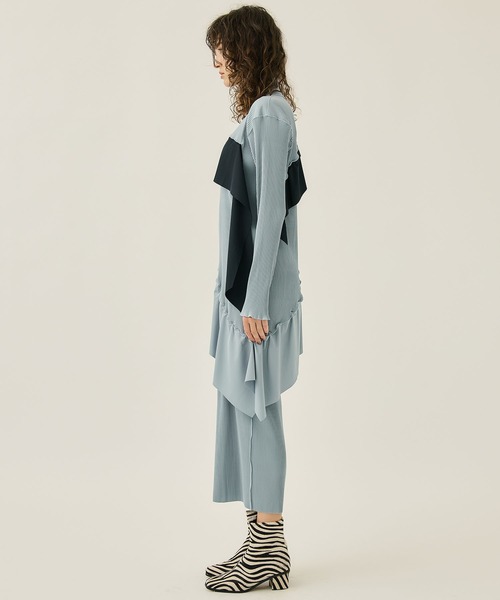 kotohayokozawa(コトハヨコザワ)の「【kotohayokozawa/コトハヨコザワ】todoウェーブロングスリーブハイネックドレス(ワンピース・レディース・グレー/ブラック・FREE)」の18枚目の写真