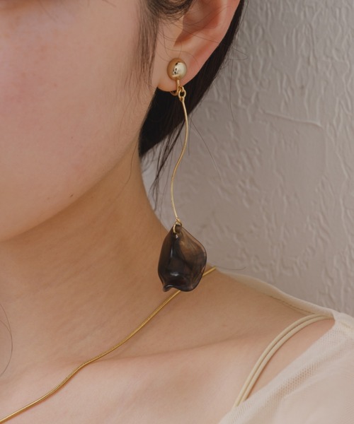 Kastane（カスタネ）の「【新色追加/fiw.】クリアフラワーイヤリング（イヤリング・レディース・ゴールド/シルバー/ブラウン・FREE）」の8枚目の写真