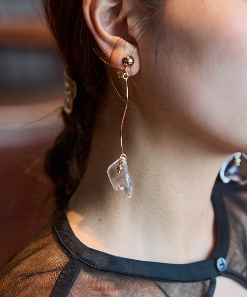 Kastane（カスタネ）の「【新色追加/fiw.】クリアフラワーイヤリング（イヤリング・レディース・ゴールド/シルバー/ブラウン・FREE）」の4枚目の写真