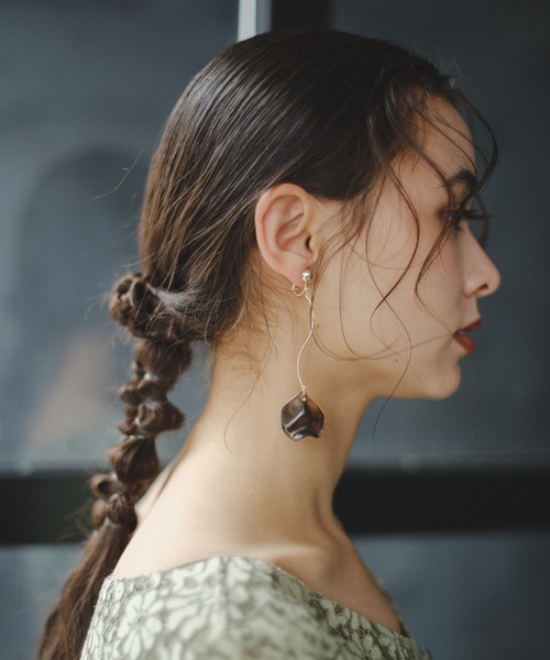 Kastane（カスタネ）の「【新色追加/fiw.】クリアフラワーイヤリング（イヤリング・レディース・ゴールド/シルバー/ブラウン・FREE）」の9枚目の写真