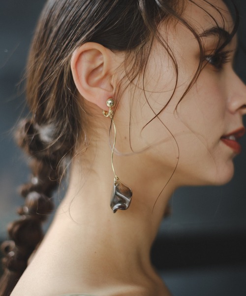 Kastane（カスタネ）の「【新色追加/fiw.】クリアフラワーイヤリング（イヤリング・レディース・ゴールド/シルバー/ブラウン・FREE）」の11枚目の写真