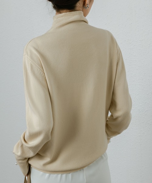 MAISON DE THERESE（メゾン ド テレーズ）の「ハイネックパールボタン　ソフトニットトップス（ニット/セーター・レディース・パープル/ライトベージュ/Mustard/ブルー・M）」の10枚目の写真