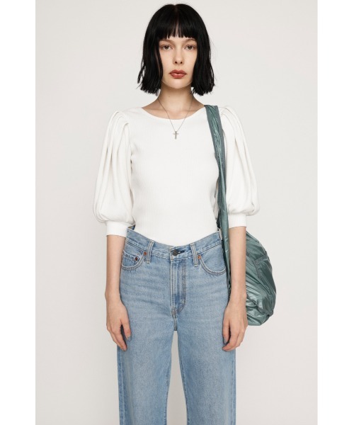 SLY(スライ)の「TUCK SLEEVE CUT TOPS タック スリーブ カット トップス(Tシャツ/カットソー・レディース・ブラック/オフホワイト/グリーン・FREE)」の4枚目の写真