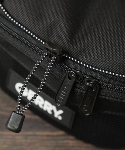 GERRY(ジェリー)の「【GERRY/ジェリー】CORDURA ワンポイント ウエストバッグ/ポーチ(ボディバッグ/ウエストポーチ・メンズ・カーキ/ブラック・FREE)」の8枚目の写真