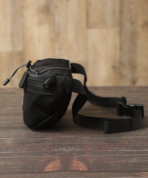 GERRY(ジェリー)の「【GERRY/ジェリー】CORDURA ワンポイント ウエストバッグ/ポーチ(ボディバッグ/ウエストポーチ・メンズ・カーキ/ブラック・FREE)」の3枚目の写真