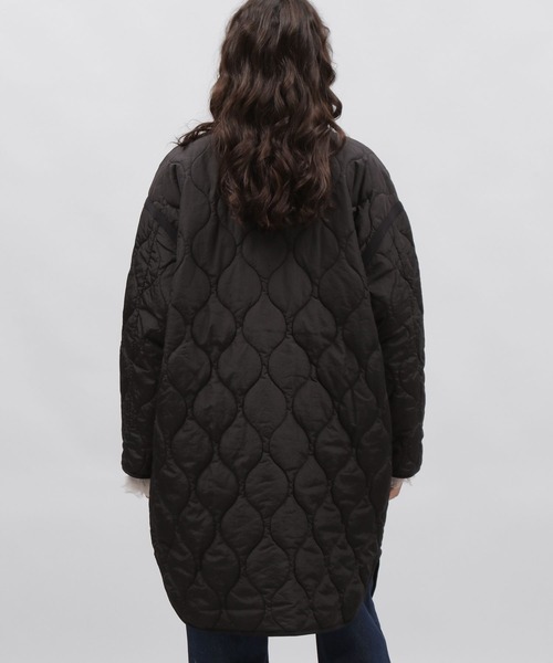 LAKOLE（ラコレ）の「ミリタリーキルトジップジャケット / 971479（ナイロンジャケット・レディース・ブラック/アイボリー/オリーブ・MEDIUM/SMALL）」の8枚目の写真