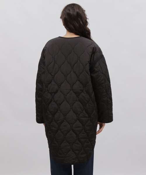 LAKOLE（ラコレ）の「ミリタリーキルトジップジャケット / 971479（ナイロンジャケット・レディース・ブラック/アイボリー/オリーブ・MEDIUM/SMALL）」の21枚目の写真