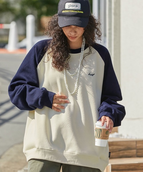 HECT（ヘクト）の「【HECT】Big Raglan Sleeve Sweatshirt / ビッグシルエットラグランスウェット（スウェット・レディース・ダークグレー/ブラウン/ネイビー/グリーン/ワイン/ブラック・XL/L/M）」の5枚目の写真