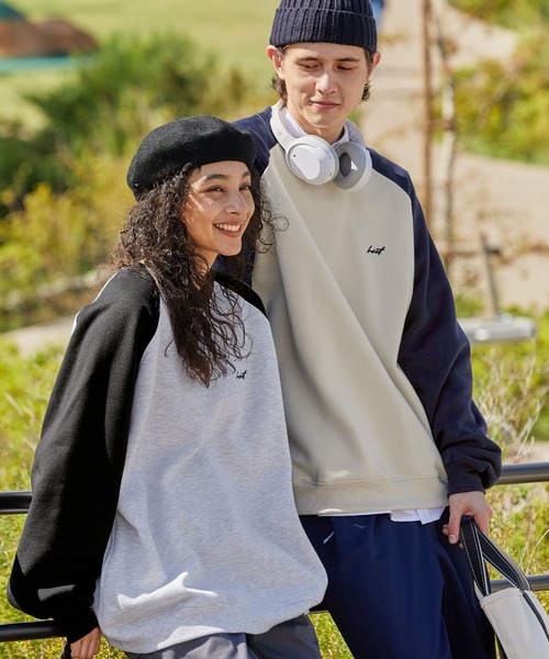 HECT（ヘクト）の「【HECT】Big Raglan Sleeve Sweatshirt / ビッグシルエットラグランスウェット（スウェット・レディース・ダークグレー/ブラウン/ネイビー/グリーン/ワイン/ブラック・XL/L/M）」の11枚目の写真