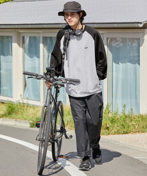 HECT（ヘクト）の「【HECT】Big Raglan Sleeve Sweatshirt / ビッグシルエットラグランスウェット（スウェット・レディース・ダークグレー/ブラウン/ネイビー/グリーン/ワイン/ブラック・XL/L/M）」の18枚目の写真