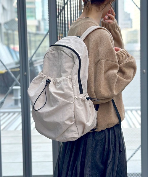 LEPSIM（レプシィム）の「ナイロンドロストリュック　987079（バックパック/リュック・レディース・ブラック/アイボリー・ONE SIZE）」の14枚目の写真