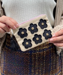 レトロな雰囲気の花模様が目を惹くビーズ刺繍ポーチ　14×10