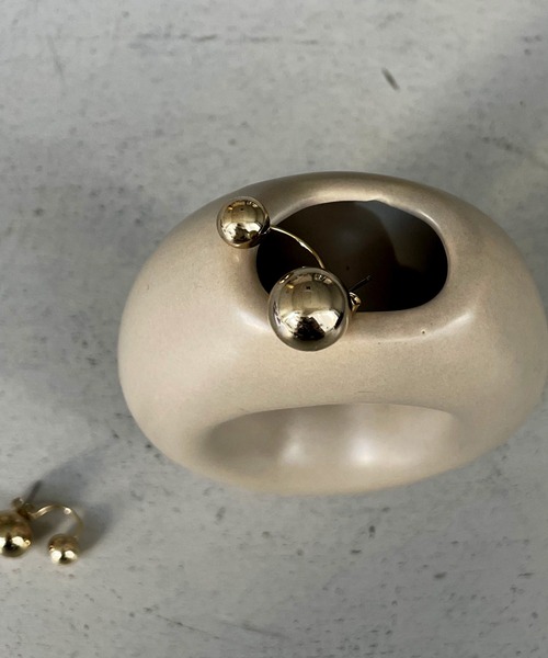 cheriella(シェリエラ)の「【cheriella】ダブルメタルボールカーブピアス(ピアス(両耳用)・レディース・ゴールド・FREE)」の11枚目の写真