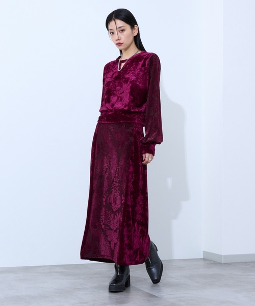 Ellno de Mavie(エルノデメヴィ)の「クラッシュベロアキリカエスカート/SETUP対応(スカート・レディース・ボルドー/ブラック・FREE)」の4枚目の写真
