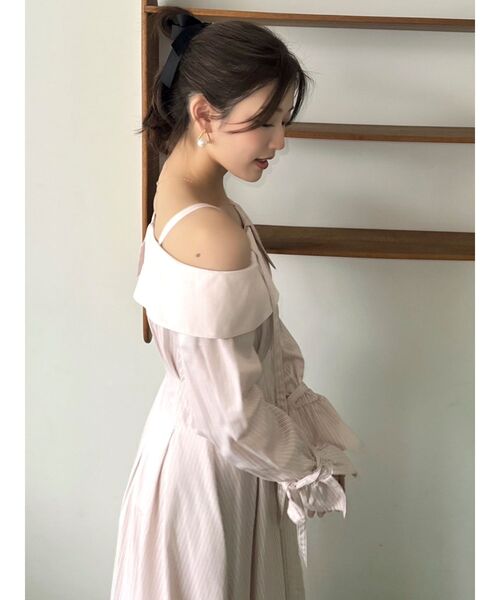 dazzlin（ダズリン）の「ウエストタックオフショルシャツワンピース（シャツワンピース・レディース・ピンク/ブルー/グレー/その他1・SMALL/MEDIUM/X-SMALL）」の8枚目の写真