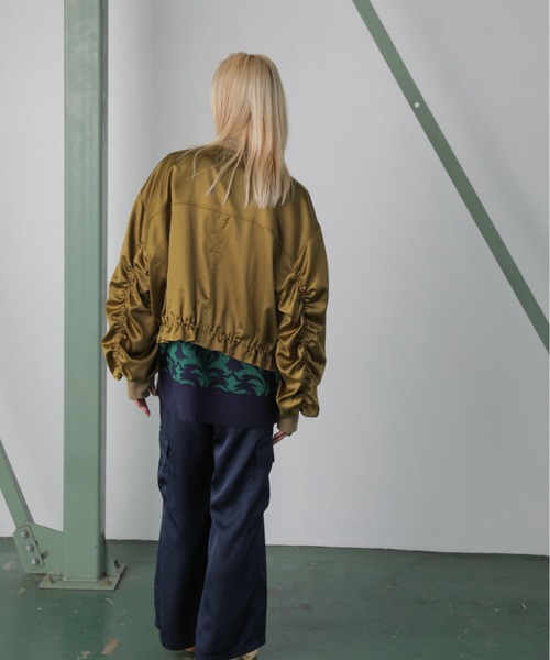 ROSE BUD（ローズバッド）の「ギャザースリーブMA-1ブルゾン（MA-1・レディース・カーキ/ネイビー・FREE）」の5枚目の写真