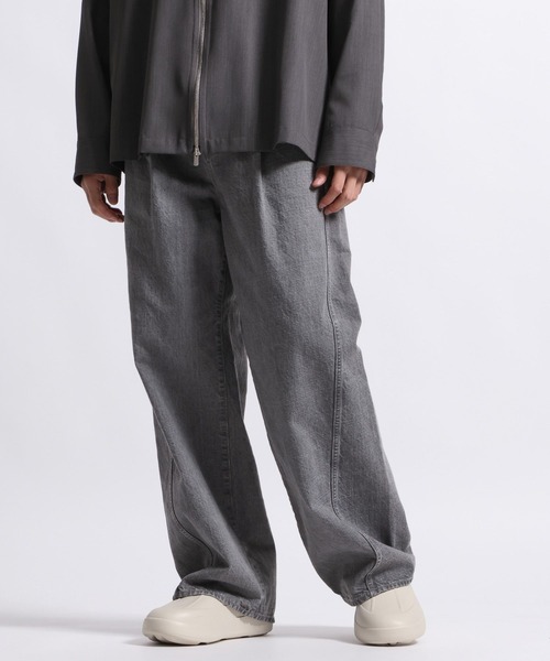 STERNBERG(スタンバーグ)の「STERNBERG/ツイストデニムワイドパンツ/997008(デニムパンツ・メンズ・ブラック/ライトグレー・SMALL/LARGE/X-SMALL/MEDIUM)」の2枚目の写真