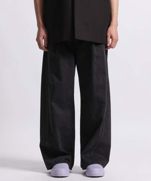 STERNBERG(スタンバーグ)の「STERNBERG/ツイストデニムワイドパンツ/997008(デニムパンツ・メンズ・ブラック/ライトグレー・SMALL/LARGE/X-SMALL/MEDIUM)」の6枚目の写真