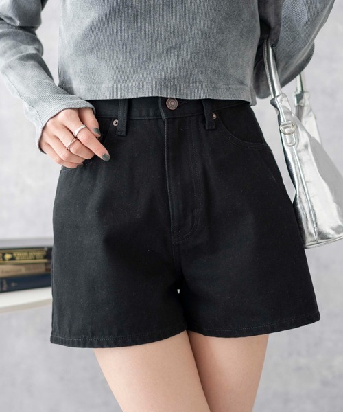 WEGO（ウィゴー）の「WEGO/台形デニムショートパンツ（デニムパンツ・レディース・ブラック系その他/ダークインディゴブルー/ブラック/コバルトブルー/ブラック系1/ライトインディゴブルー/オフホワイト・X-SMALL/LARGE/SMALL/MEDIUM）」の4枚目の写真
