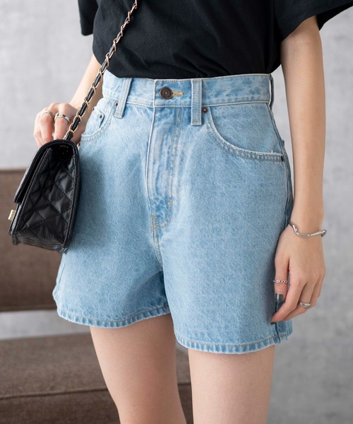 WEGO（ウィゴー）の「WEGO/台形デニムショートパンツ（デニムパンツ・レディース・ブラック系その他/ダークインディゴブルー/ブラック/コバルトブルー/ブラック系1/ライトインディゴブルー/オフホワイト・X-SMALL/LARGE/SMALL/MEDIUM）」の6枚目の写真