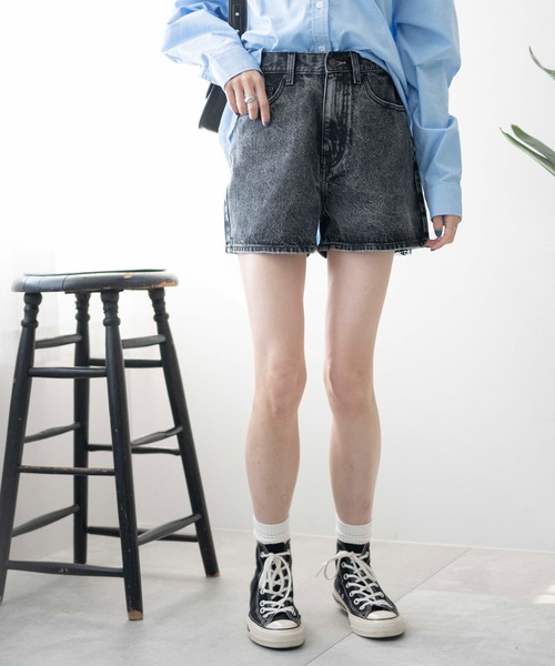 WEGO（ウィゴー）の「WEGO/台形デニムショートパンツ（デニムパンツ・レディース・ブラック系その他/ダークインディゴブルー/ブラック/コバルトブルー/ブラック系1/ライトインディゴブルー/オフホワイト・X-SMALL/LARGE/SMALL/MEDIUM）」の19枚目の写真