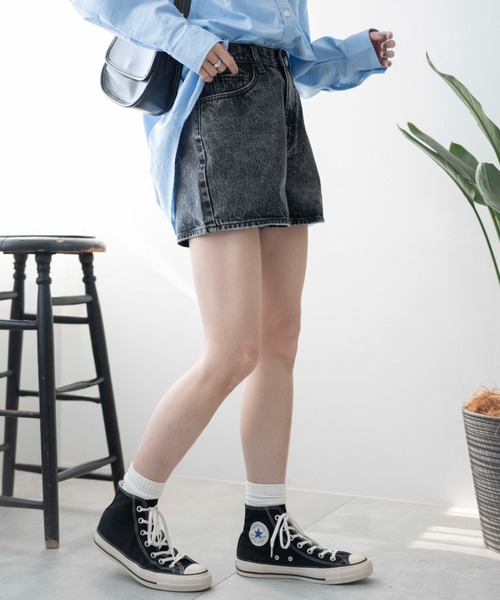 WEGO（ウィゴー）の「WEGO/台形デニムショートパンツ（デニムパンツ・レディース・ブラック系その他/ダークインディゴブルー/ブラック/コバルトブルー/ブラック系1/ライトインディゴブルー/オフホワイト・X-SMALL/LARGE/SMALL/MEDIUM）」の18枚目の写真