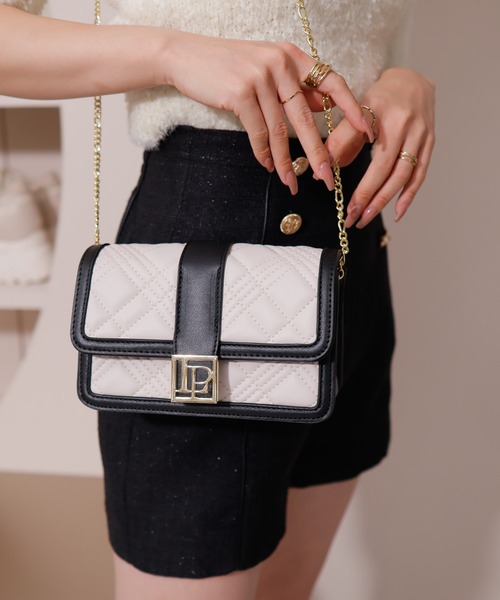 LIPSERVICE（リップサービス）の「LPベルトキルティングミニバッグ（ショルダーバッグ・レディース・アイボリー/ブラック・FREE）」の2枚目の写真