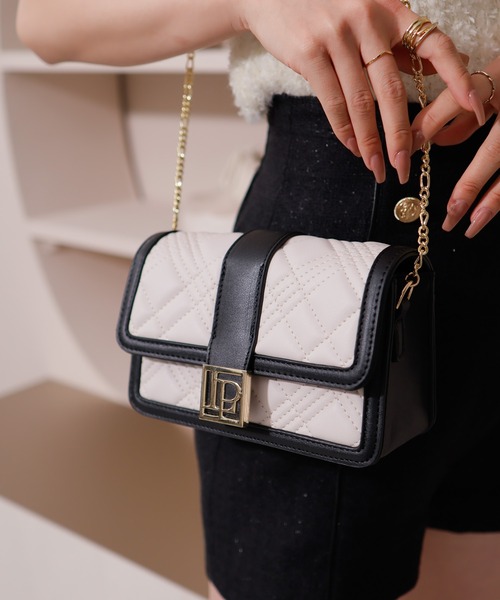 LIPSERVICE（リップサービス）の「LPベルトキルティングミニバッグ（ショルダーバッグ・レディース・アイボリー/ブラック・FREE）」の4枚目の写真