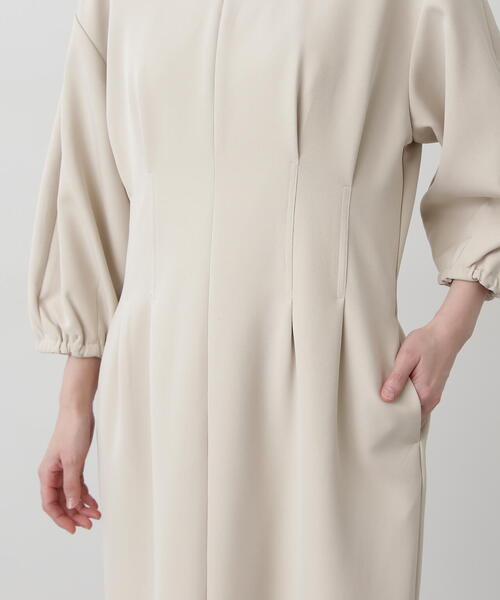 N.（N. Natural Beauty Basic）（エヌエヌナチュラルビューティーベーシック）の「◆ウエストタックキーネックワンピース（ワンピース・レディース・ライトベージュ/ネイビー・MEDIUM）」の8枚目の写真