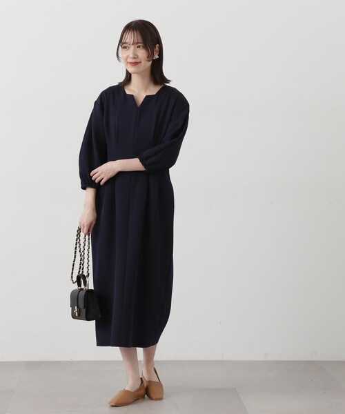 N.（N. Natural Beauty Basic）（エヌエヌナチュラルビューティーベーシック）の「◆ウエストタックキーネックワンピース（ワンピース・レディース・ライトベージュ/ネイビー・MEDIUM）」の15枚目の写真