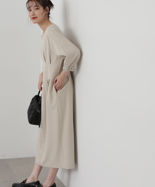 N.（N. Natural Beauty Basic）（エヌエヌナチュラルビューティーベーシック）の「◆ウエストタックキーネックワンピース（ワンピース・レディース・ライトベージュ/ネイビー・MEDIUM）」の3枚目の写真