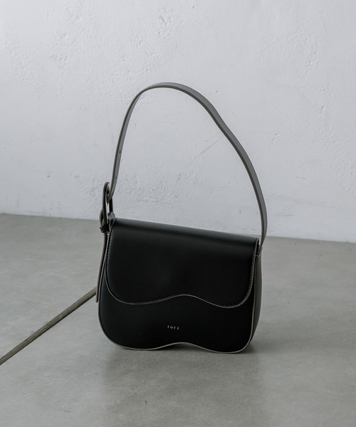 loti（ロティ）の「loti ビーンズフラップベルトBAG（ハンドバッグ・レディース・ブラック/ベージュ/グリーン・ONE SIZE）」の6枚目の写真