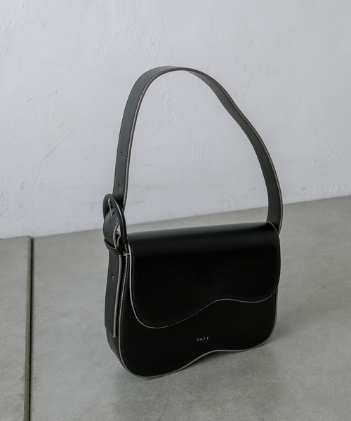 loti（ロティ）の「loti ビーンズフラップベルトBAG（ハンドバッグ・レディース・ブラック/ベージュ/グリーン・ONE SIZE）」の10枚目の写真