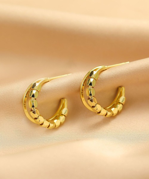 LA VORAGINE(ラ ヴォラジネ)の「アレルギー対応半円金属ピアス(ピアス(両耳用)・レディース・シルバー/ゴールド・FREE)」の3枚目の写真