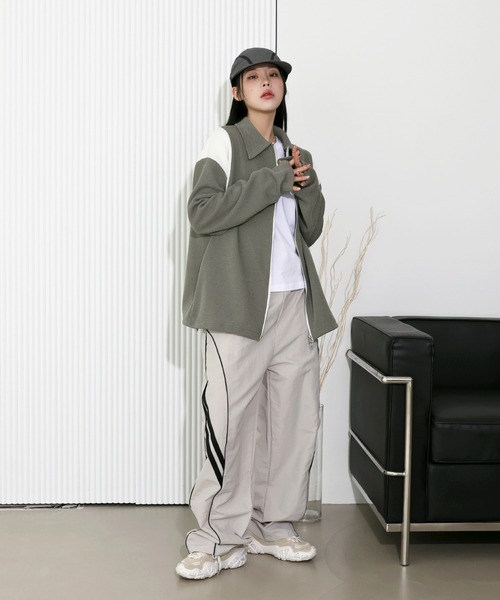 FOLLOWIN（フォロウィン）の「[UNISEX][春アイテム]バーシティージャケット風2カラーニットカーディガン（カーディガン/ボレロ・レディース・ブラック/カーキ/ライトブルー/ネイビー・FREE）」の14枚目の写真