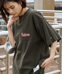 DISCUS ATHLETIC（ディスカス　アスレチック）の「【DISCUS×University】ヴィンテージライク フロリダ カレッジデザイン オーバーサイズ半袖Tシャツ（Tシャツ/カットソー・レディース）」