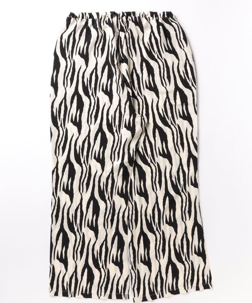 miclat（ミクラ）の「大きいサイズ　リラックスサテン柄パンツ　miclat（その他パンツ・レディース・ブラウン系/ブラック系・LL/L/5L/4L/3L）」の12枚目の写真