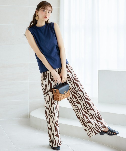 miclat（ミクラ）の「大きいサイズ　リラックスサテン柄パンツ　miclat（その他パンツ・レディース・ブラウン系/ブラック系・LL/L/5L/4L/3L）」の18枚目の写真