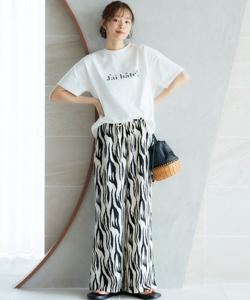 miclat（ミクラ）の「大きいサイズ　リラックスサテン柄パンツ　miclat（その他パンツ・レディース・ブラウン系/ブラック系・LL/L/5L/4L/3L）」の5枚目の写真