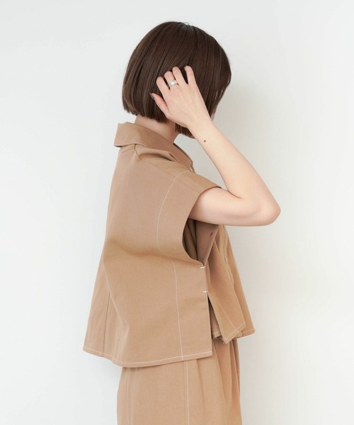 mimi toujours（ミミトゥジュール）の「配色ステッチ 衿付き ポンチョ ベスト mimi toujours×ももはな（ベスト・レディース・ブラウン/アイボリー・M）」の10枚目の写真