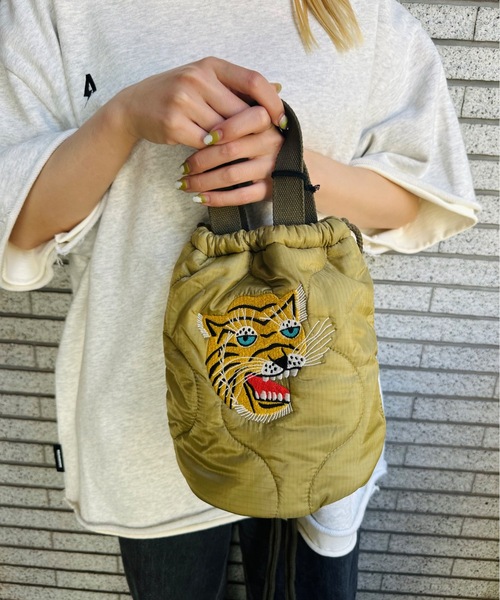 HOUSTON(ヒューストン)の「HOUSTON / QUILTING EFECT BAG / HS6844(ショルダーバッグ・レディース・ブラック/オリーブ/カモフラージュ・ONESIZE)」の3枚目の写真