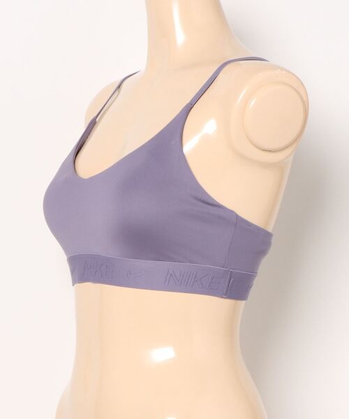 NIKE（ナイキ）の「《NIKEアパレル》WS DF LGT SPT ｲﾝﾃﾞｨ ﾌﾞﾗ（スポーツブラ・レディース・ホワイト/パープル系その他/ブラック/その他/ネイビー/パープル系その他2/ブラック×ホワイト/グリーン系/ブラウン系その他/パープル系その他3/オレンジ/グレー系その他/レッド系その他/ダークネイビー/グリーン系その他/レッド系その他3/レッド系その他2/パープル系その他4/レモンイエロー/ピンク系その他・XS/S/M/L/XL）」の21枚目の写真