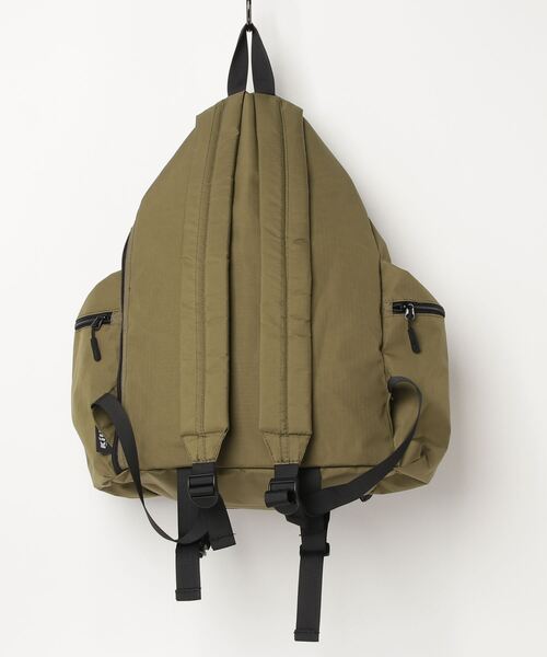 KiU（キウ）の「KiU PACKABLE DRAWSTRING BACKPACK（バックパック/リュック・メンズ・ベージュ/ブラック/カーキ・FREE）」の12枚目の写真