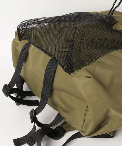 KiU（キウ）の「KiU PACKABLE DRAWSTRING BACKPACK（バックパック/リュック・メンズ・ベージュ/ブラック/カーキ・FREE）」の13枚目の写真