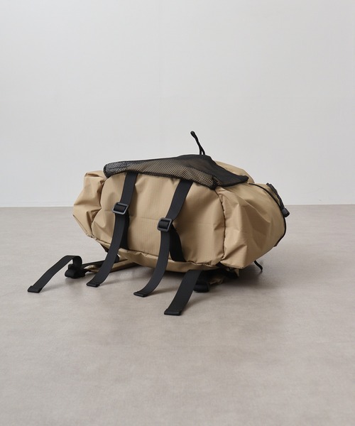 KiU（キウ）の「KiU PACKABLE DRAWSTRING BACKPACK（バックパック/リュック・メンズ・ベージュ/ブラック/カーキ・FREE）」の16枚目の写真