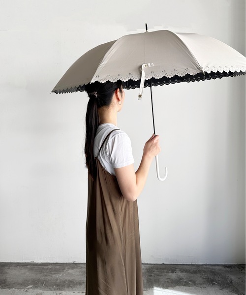 COMMON WARE（コモンウェアー）の「NT:58cm UVフラワーヒートカット　UV日傘（長傘・レディース・ベージュ/ブラック・FREE）」の2枚目の写真